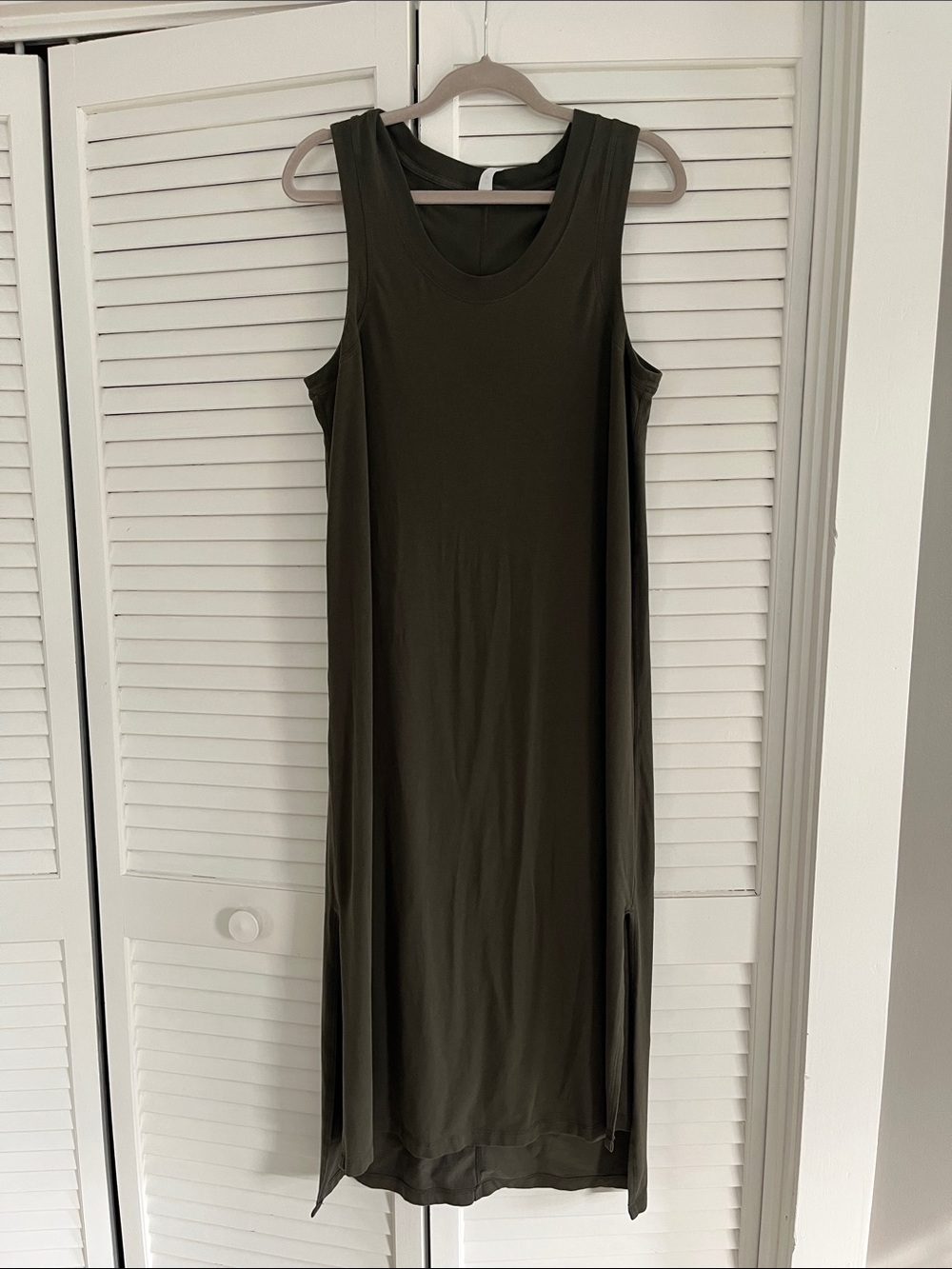 lululemon Olive Sleeveless Midi Dress size 10